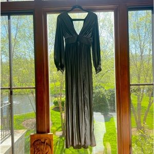 Gianni Bini Grey Long Sleeve Dress #GianniBini #formaldress #classy